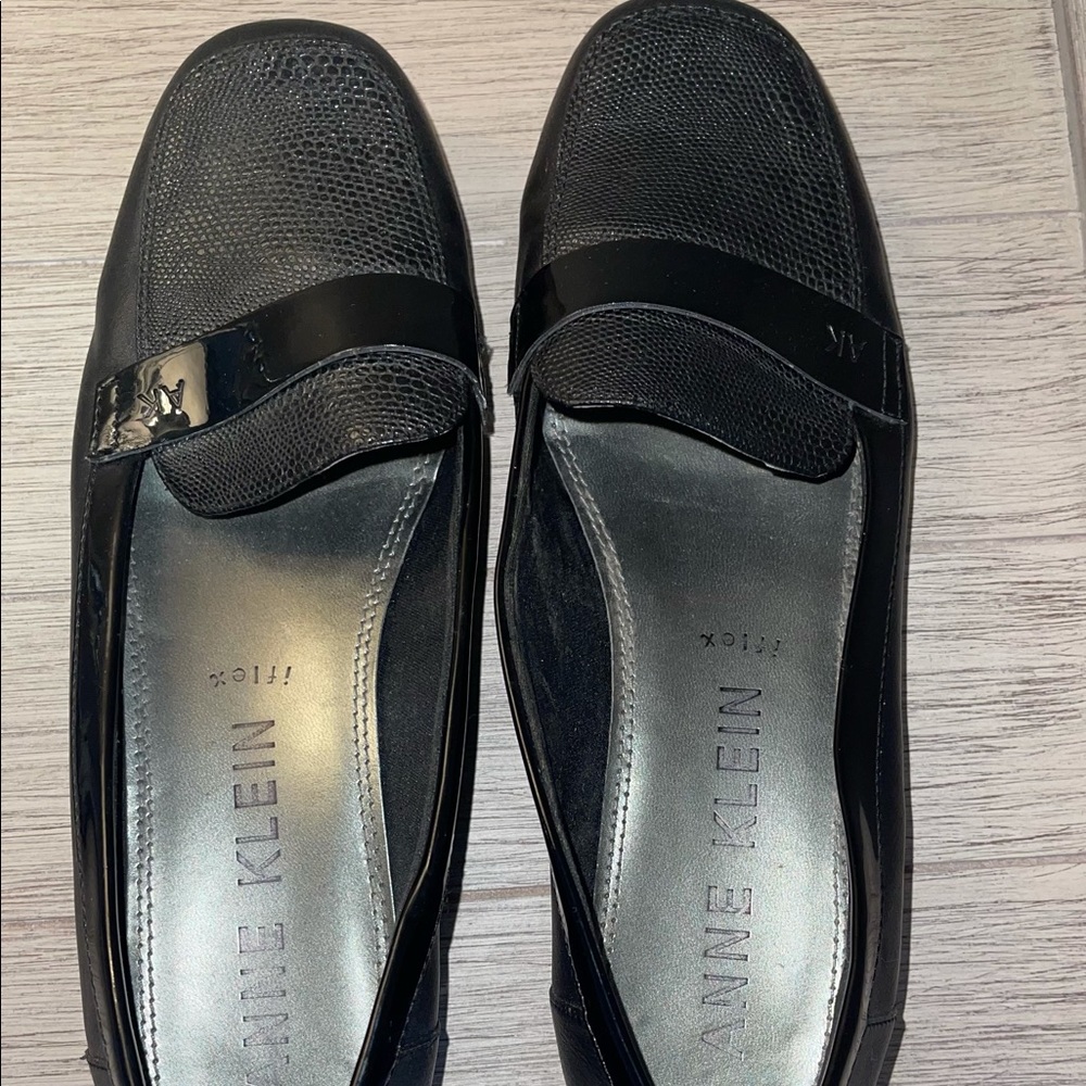 Very comfortable Basic black flats